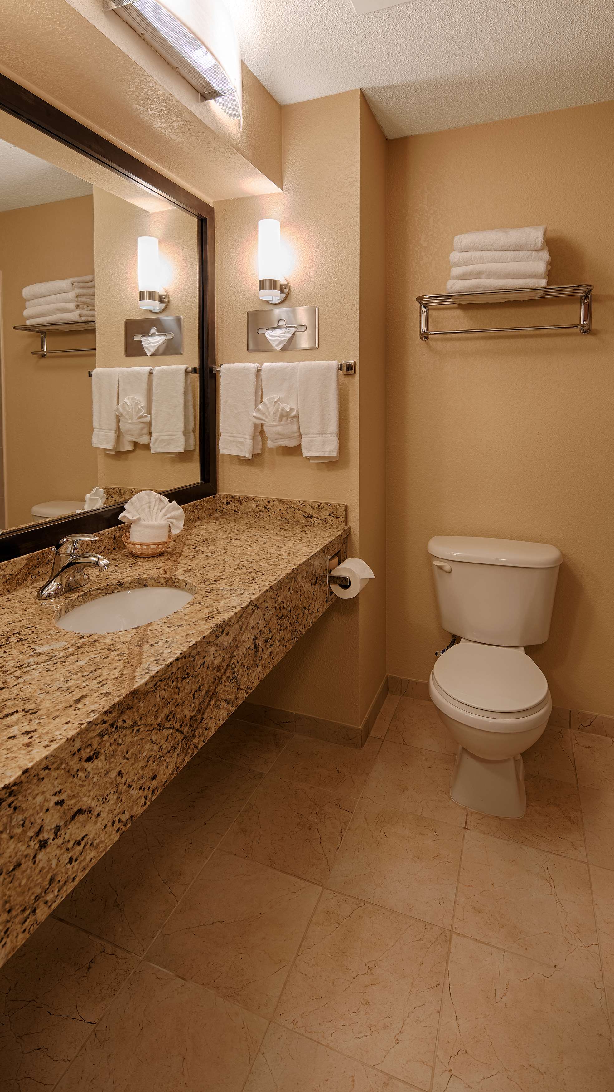 Best Western Governors Inn & Suites Photo