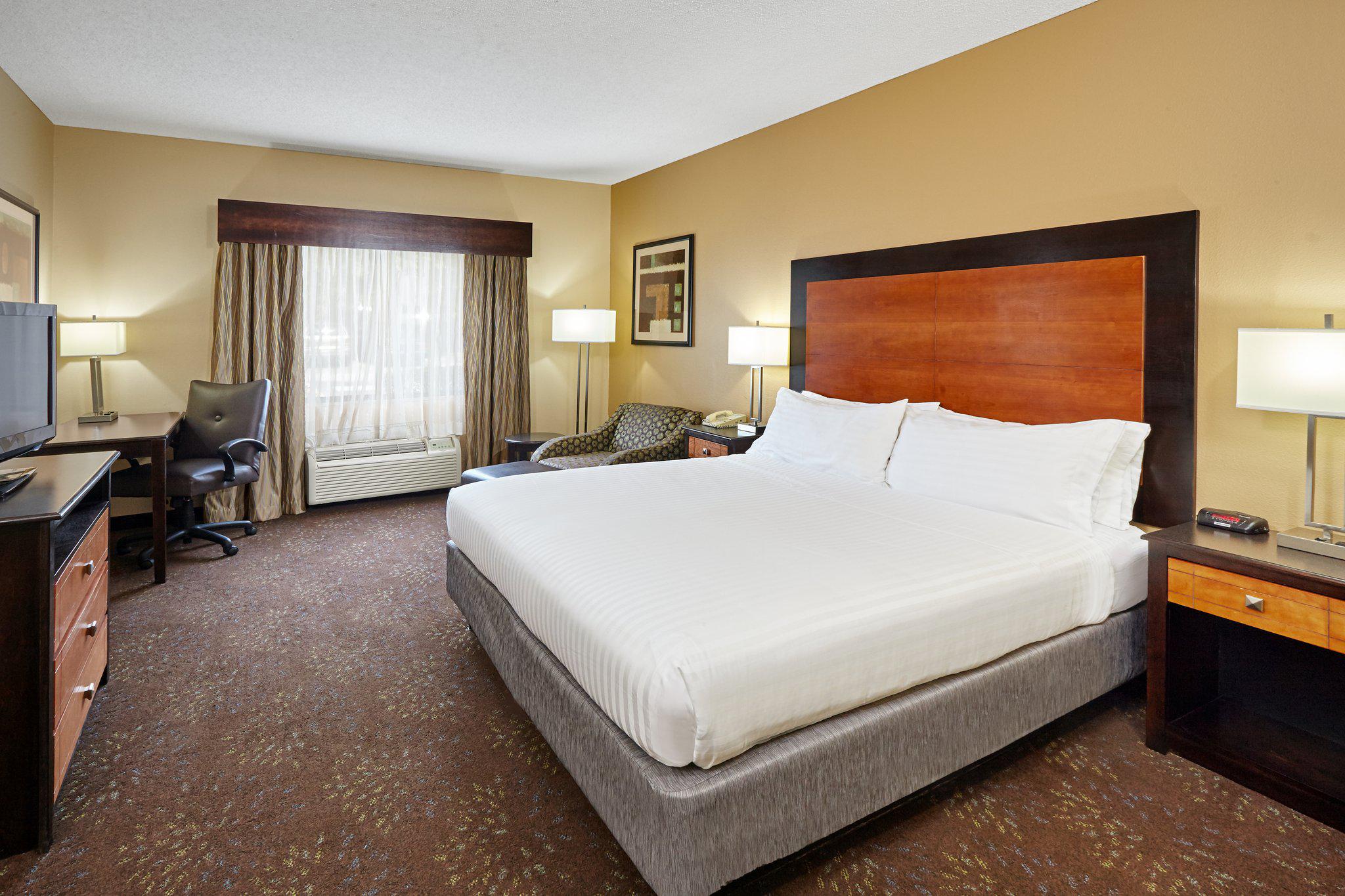 Holiday Inn Express & Suites Buford-Mall of GA Photo