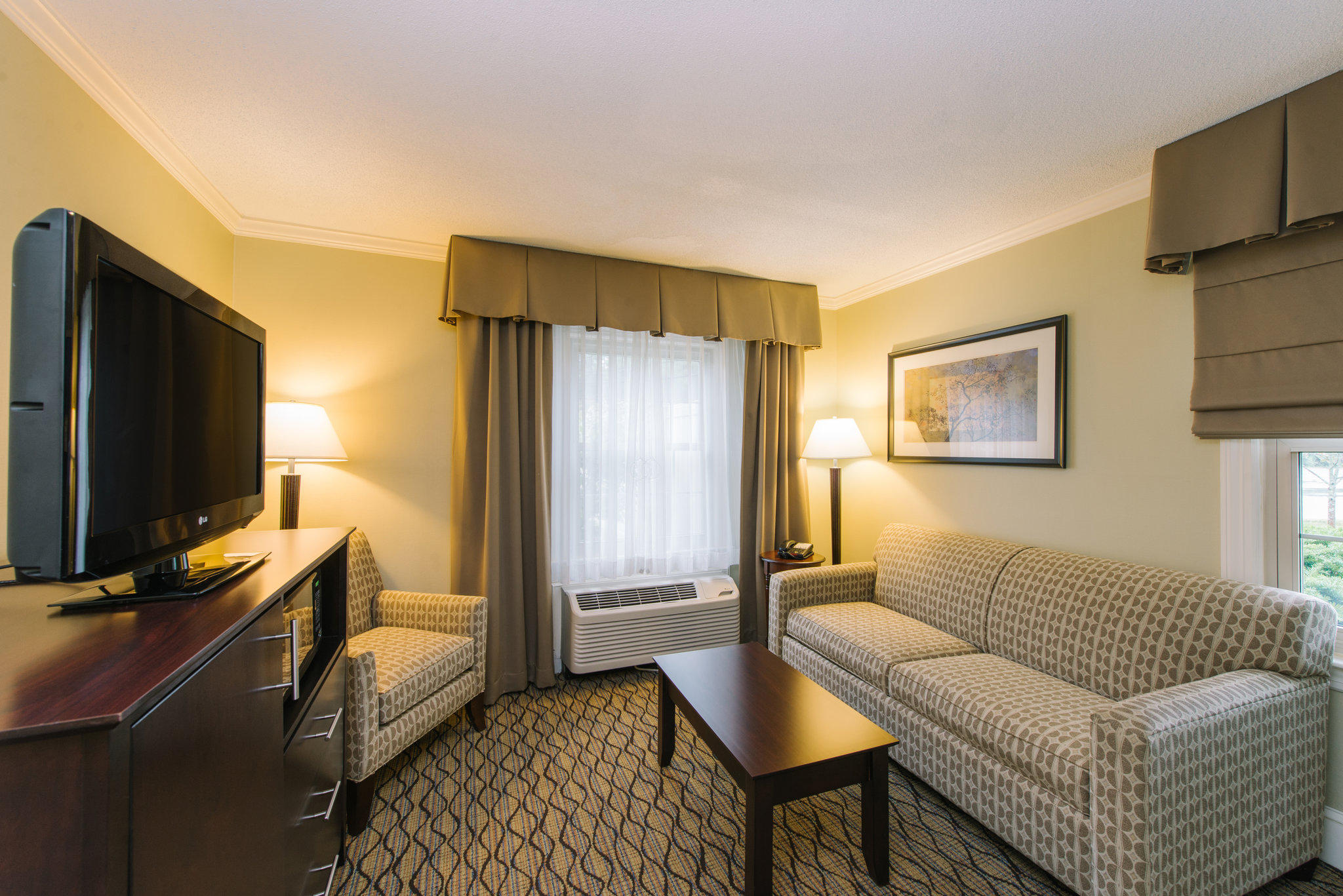 Holiday Inn Express & Suites Merrimack Photo