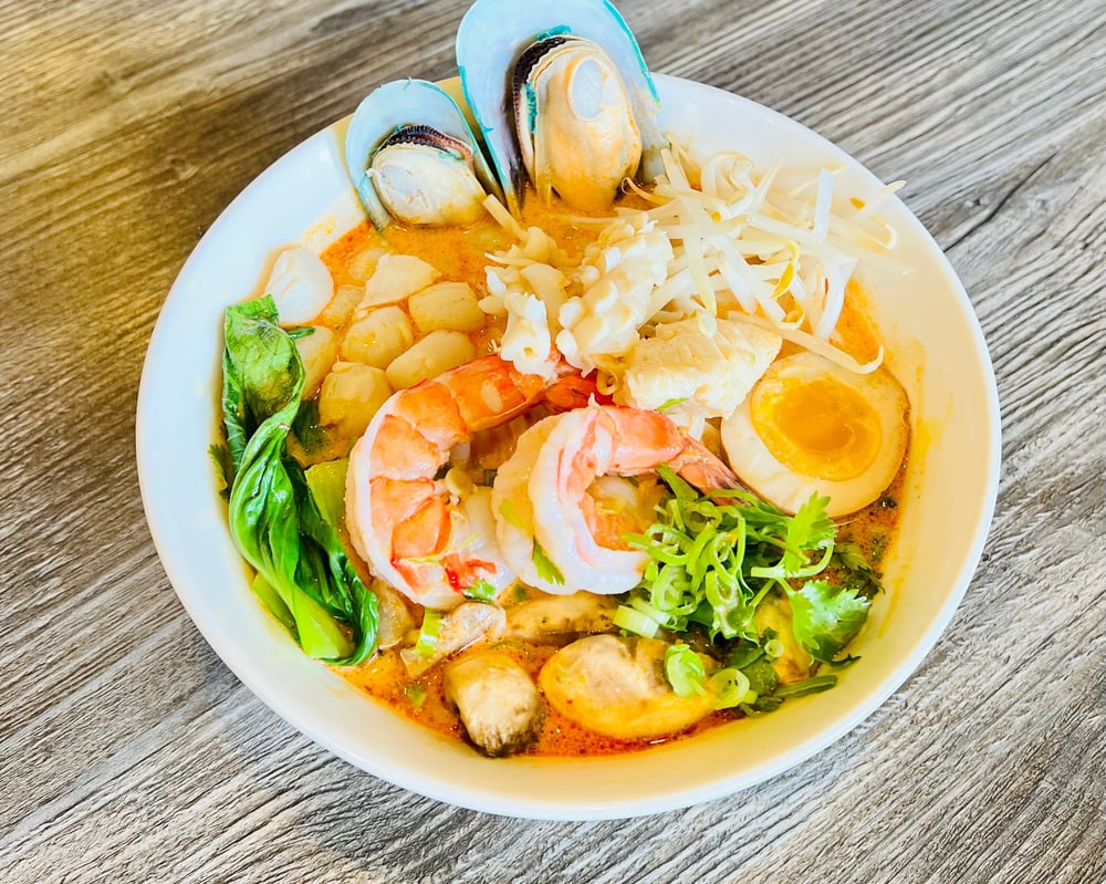 TOM KHA RAMEN 