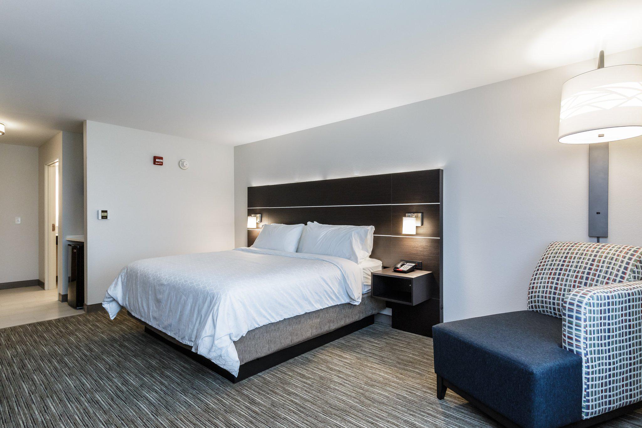 Holiday Inn Express & Suites South Bend - South Photo