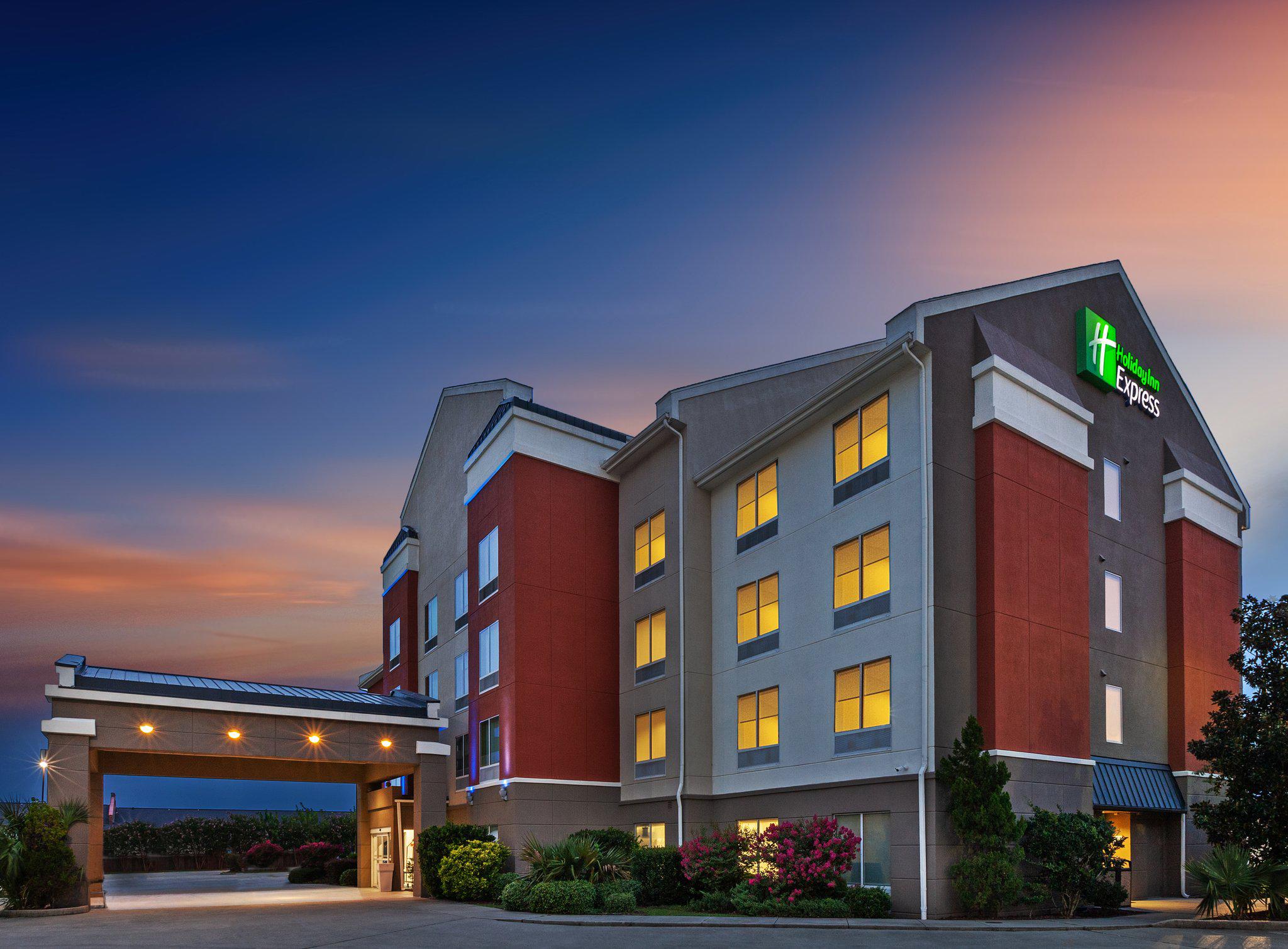 Holiday Inn Express New Orleans East Photo