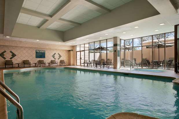 Images Embassy Suites by Hilton Philadelphia Airport