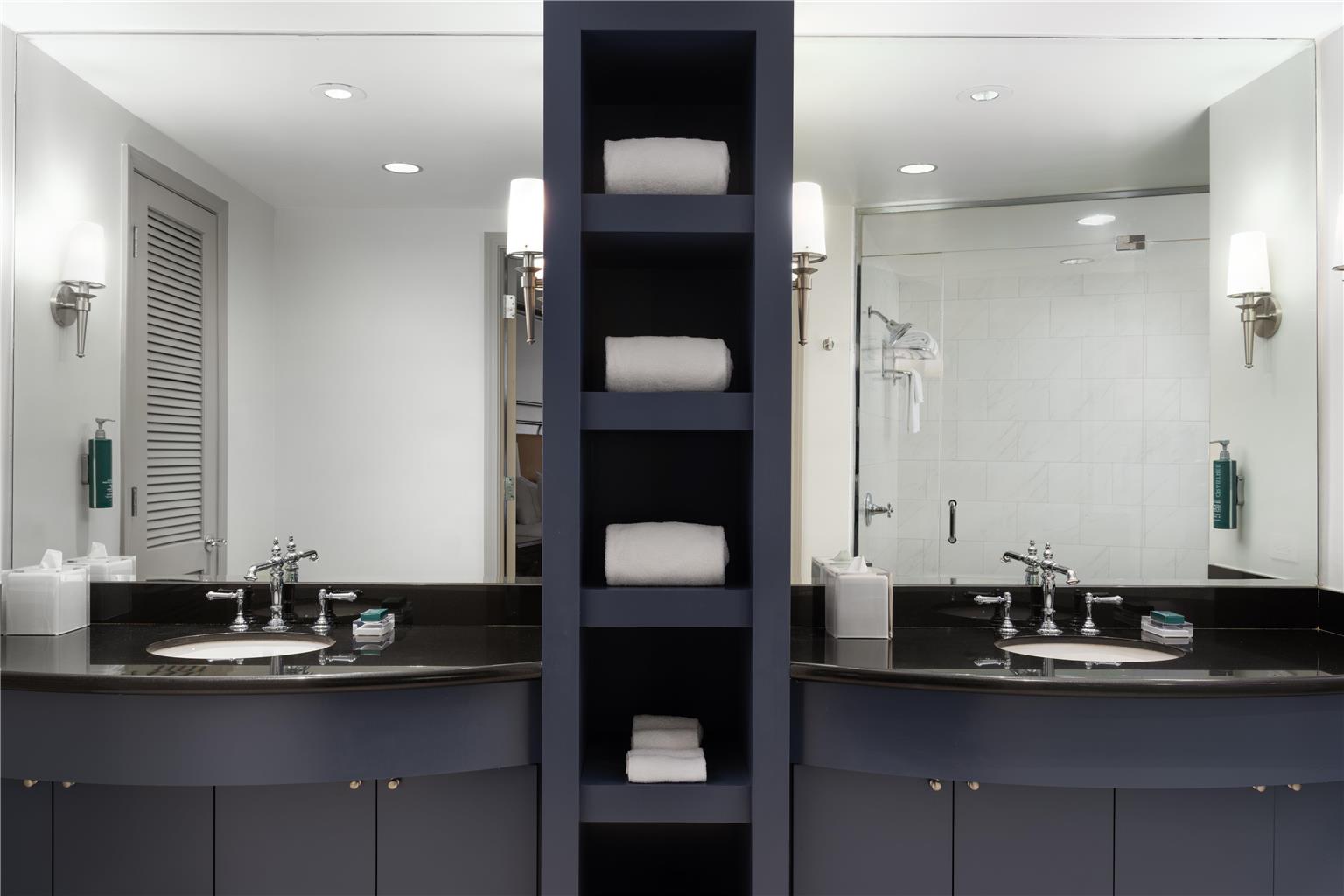 Hilton Orrington/Evanston Image