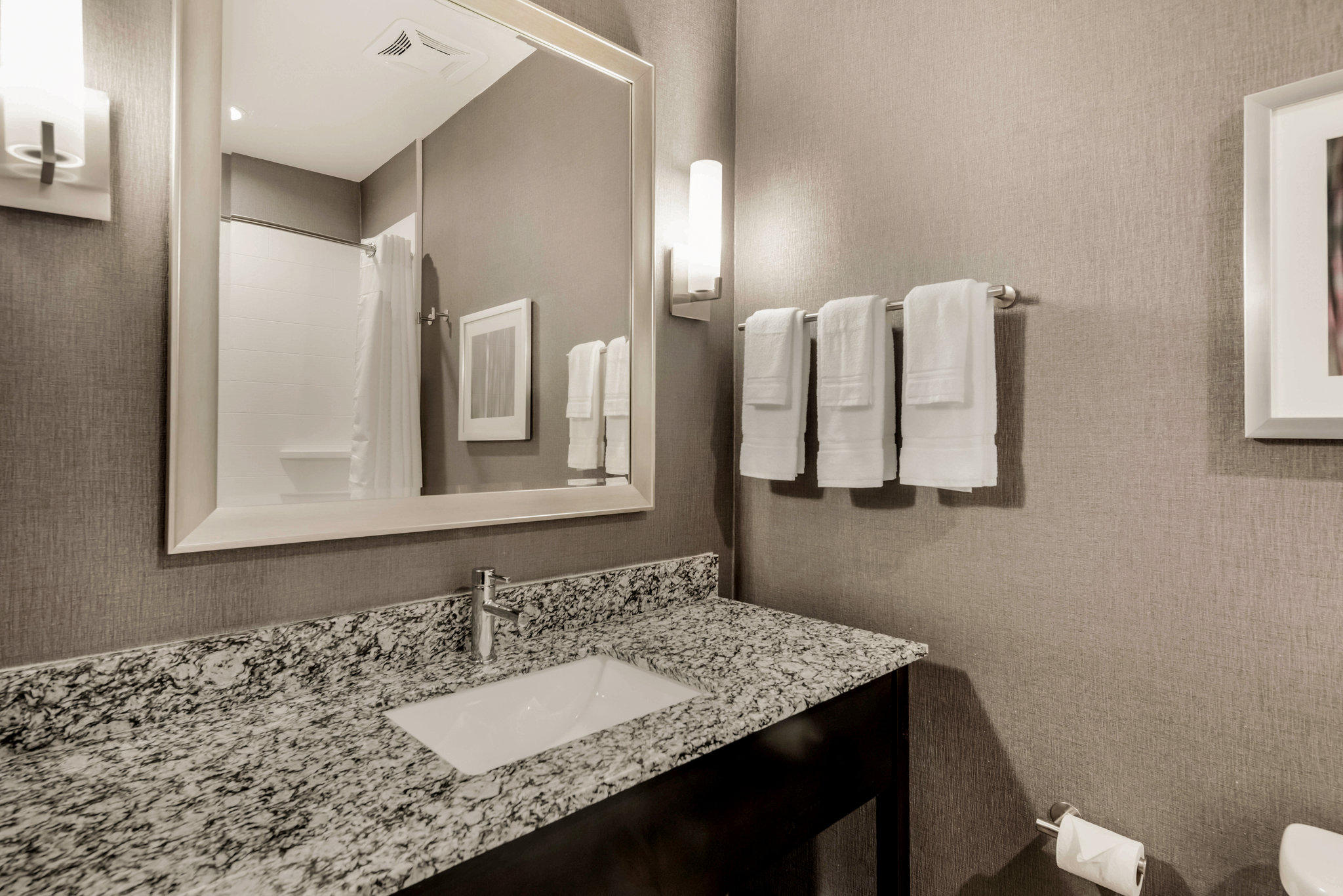 Holiday Inn & Suites Silicon Valley - Milpitas Photo
