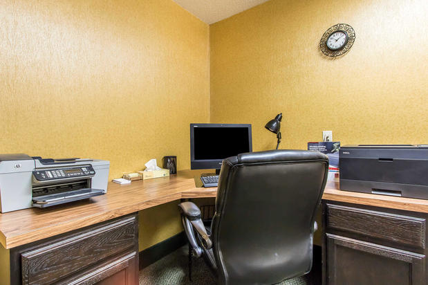 Images Comfort Suites