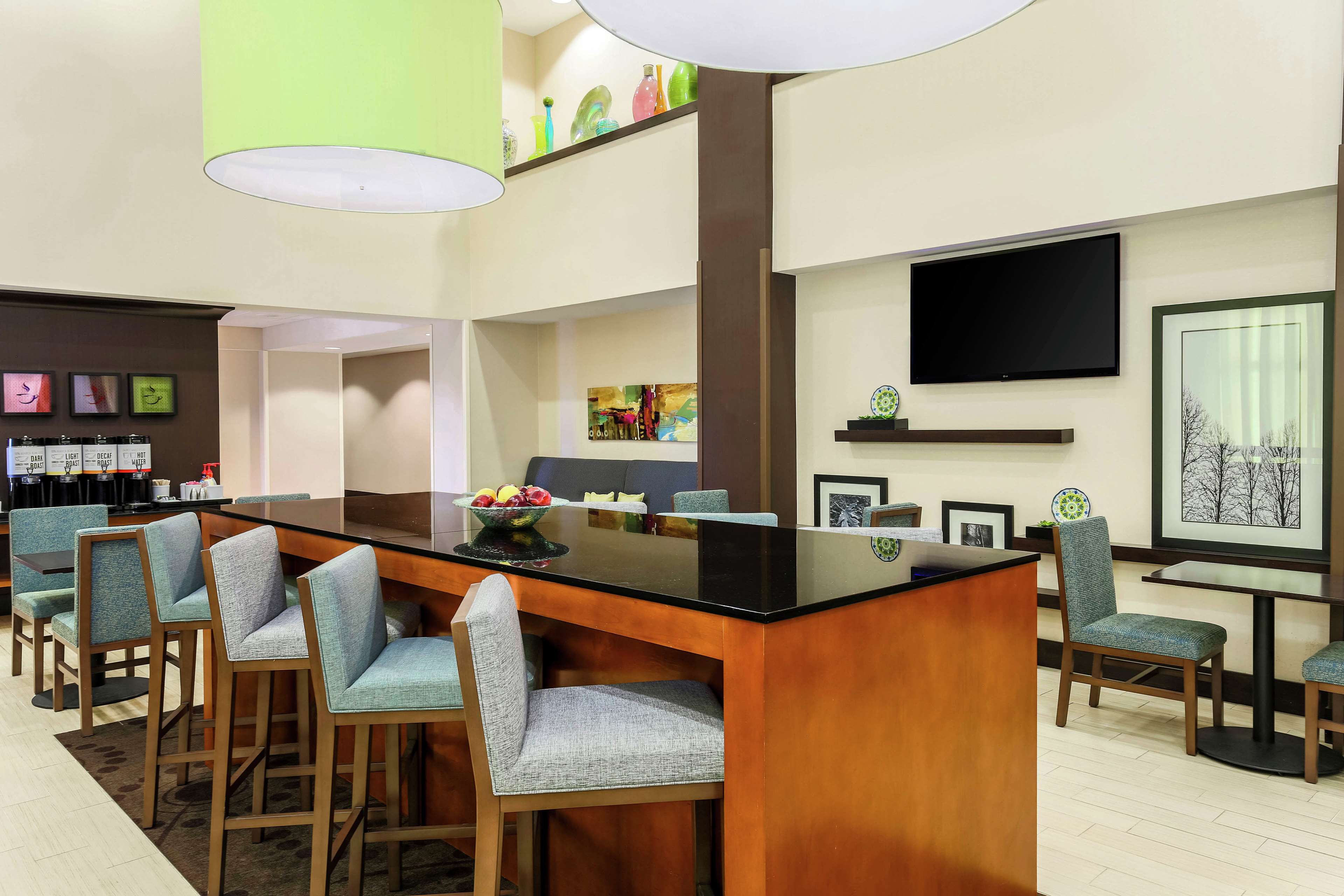 Hampton Inn & Suites Wheeling-The Highlands Photo