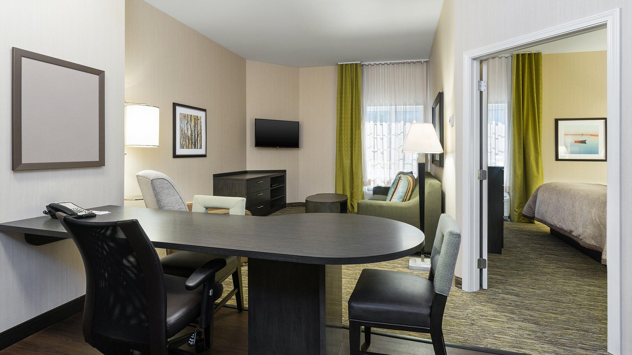 Candlewood Suites Grove City - Outlet Center Photo