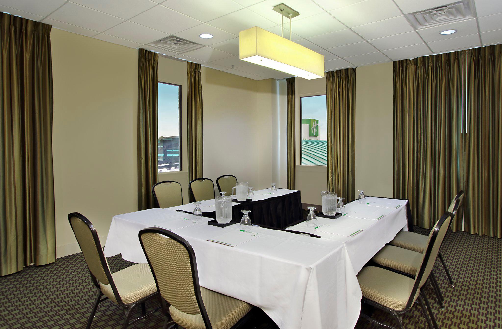 Holiday Inn Metairie New Orleans Airport Photo