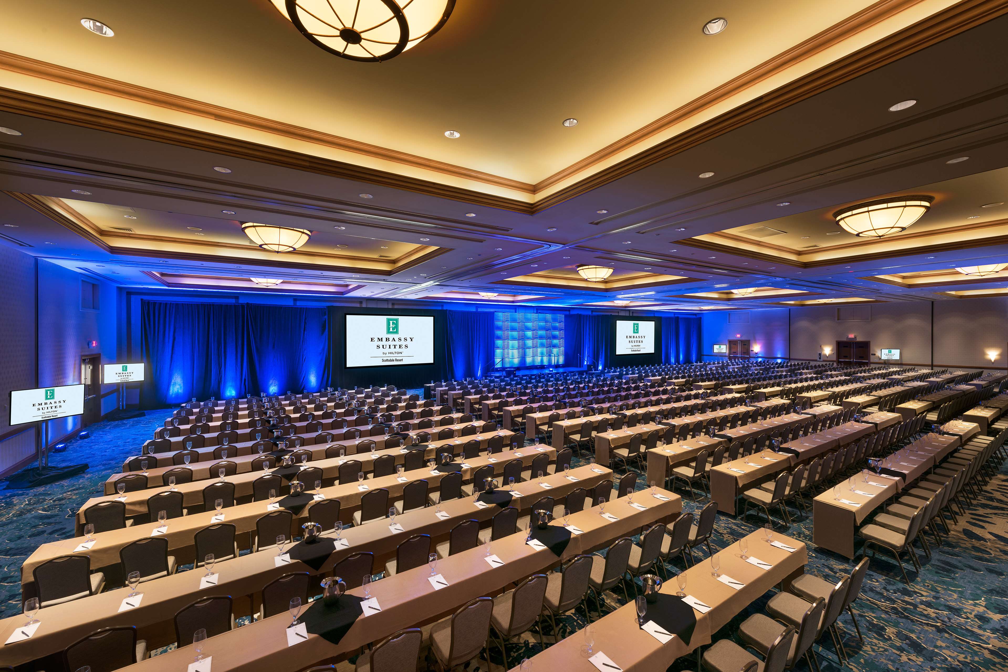 Embassy Suites by Hilton Scottsdale Resort Photo