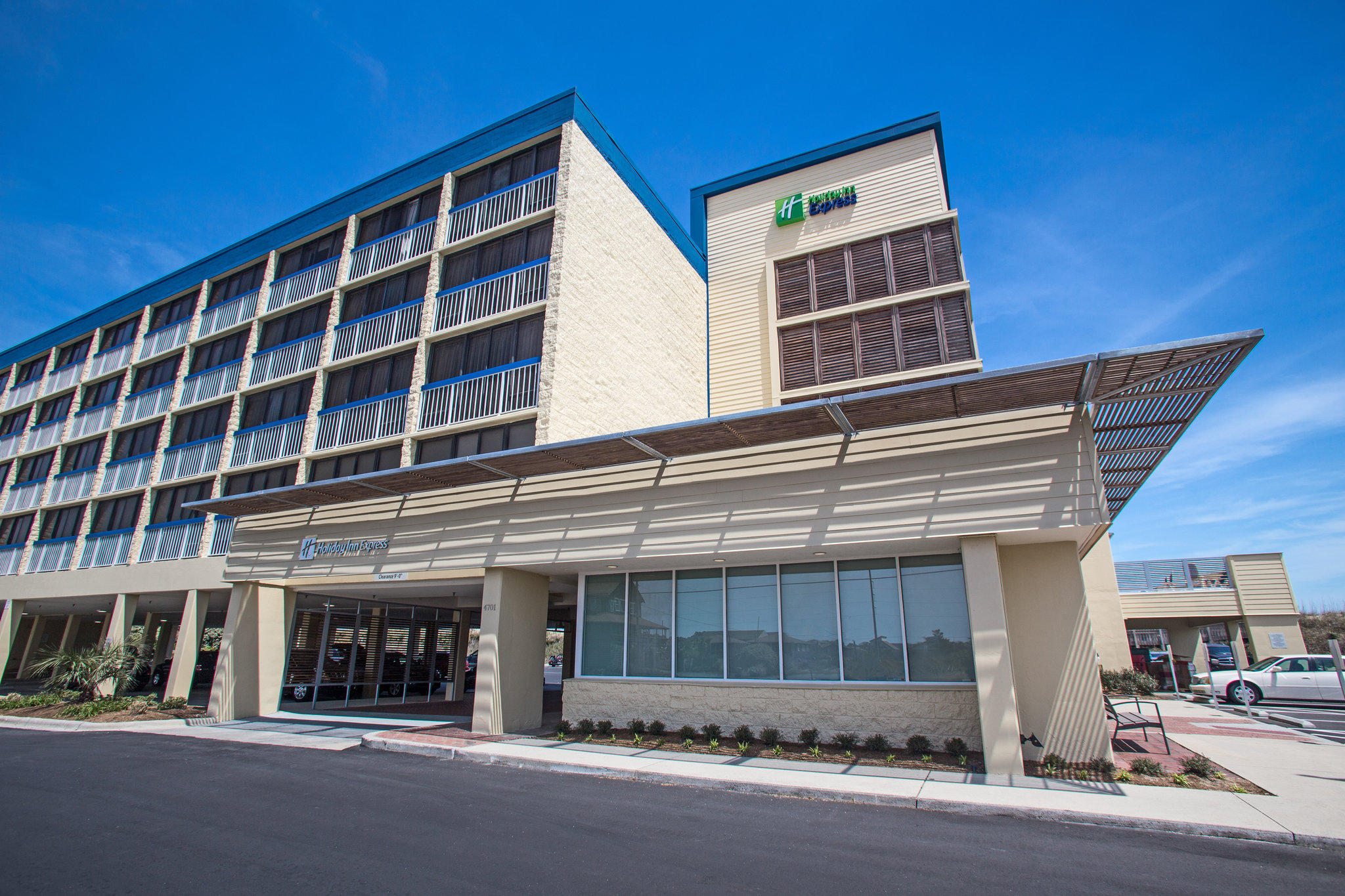 Holiday Inn Express Nags Head Oceanfront Photo