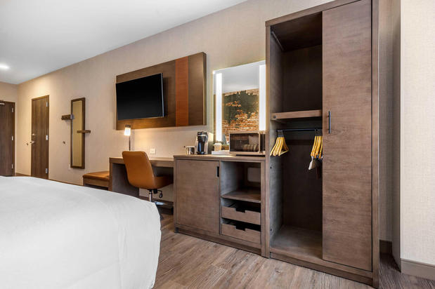 Images Cambria Hotel Omaha Downtown