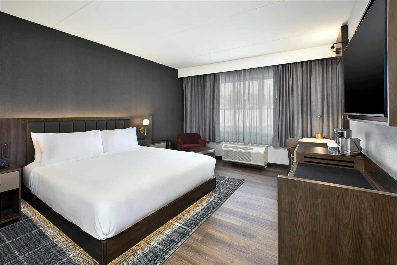 DoubleTree by Hilton Detroit Novi Image