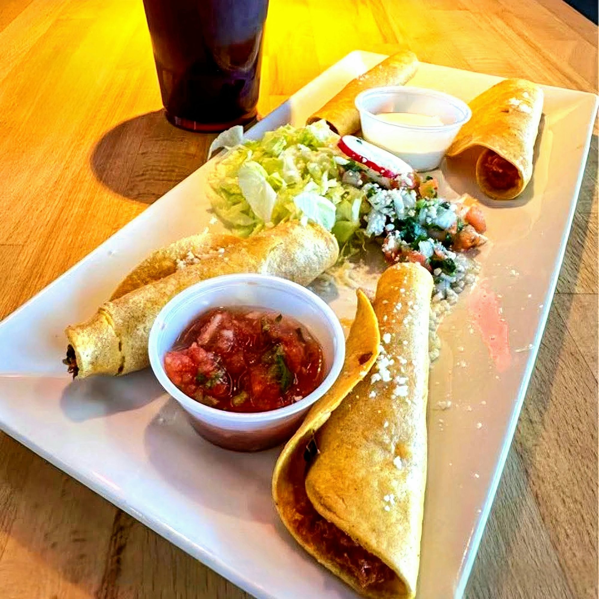 Tacos Dorados (4) de Pollo