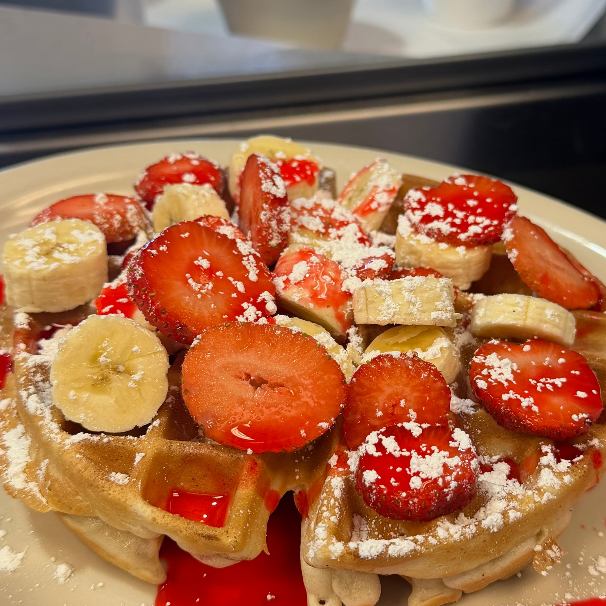 Waffle W/ Fruit