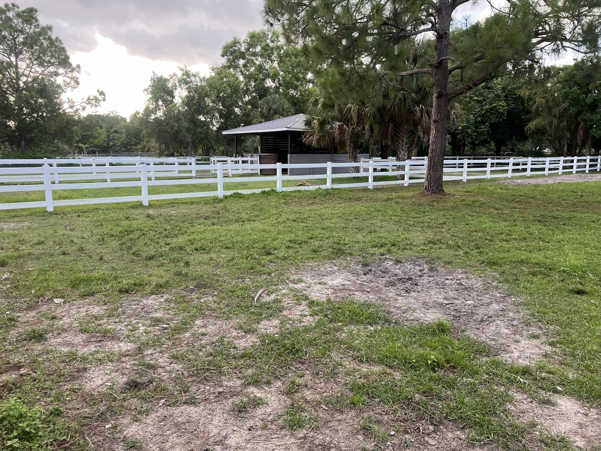 Top Rail Fence Pompano Beach Image