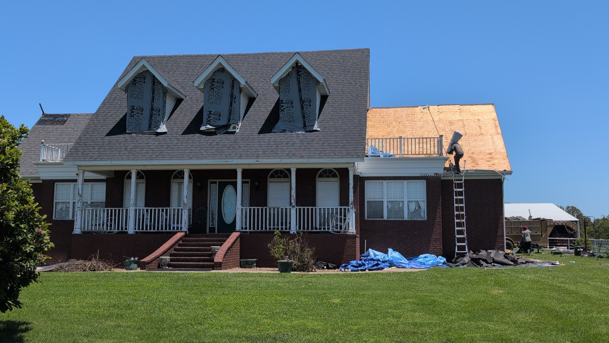 Hometown Roofing & Exteriors