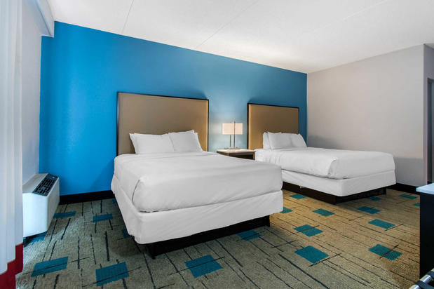 Images Clarion Inn & Suites