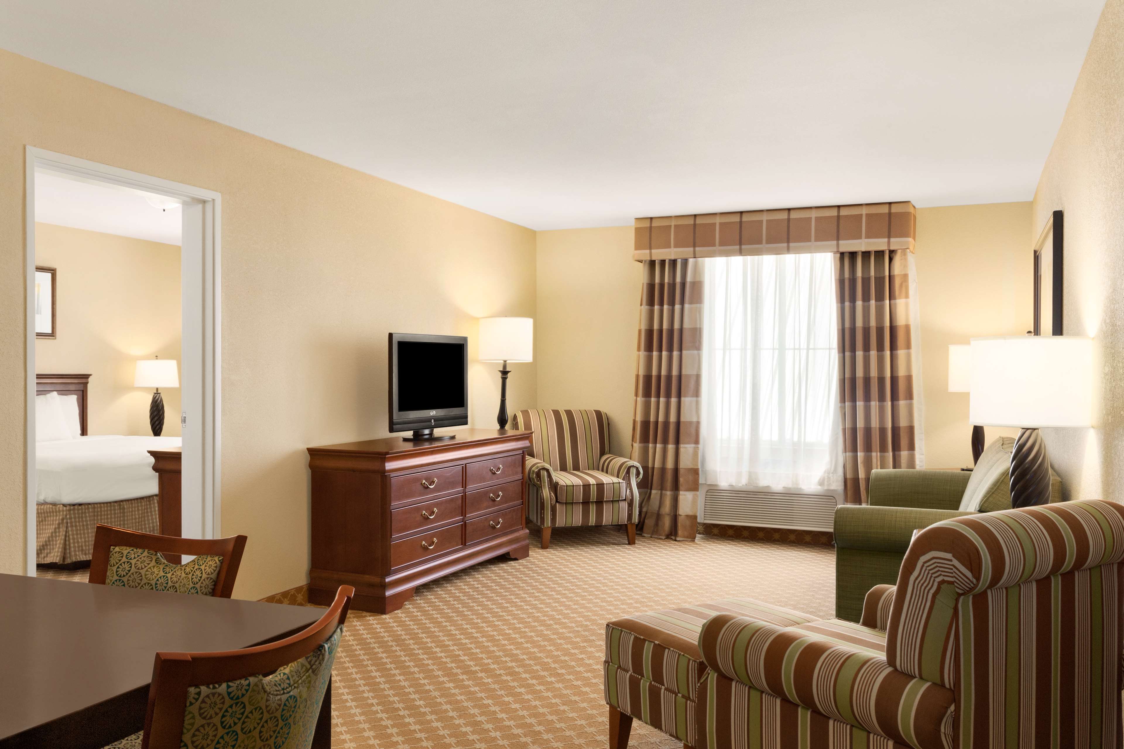Country Inn & Suites by Radisson, Hobbs, NM Photo