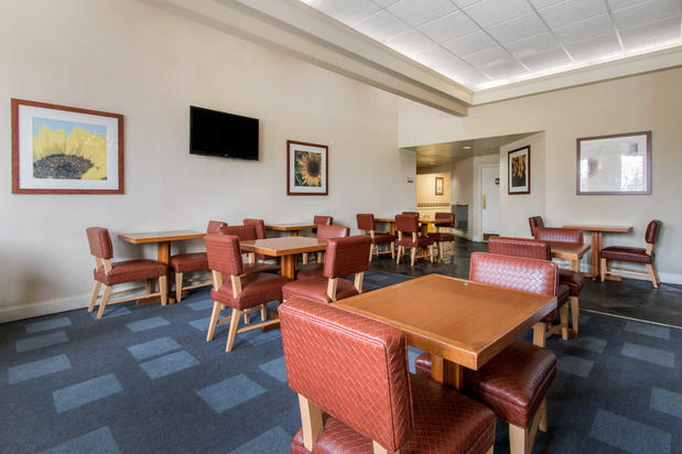 Images Clarion Inn & Suites