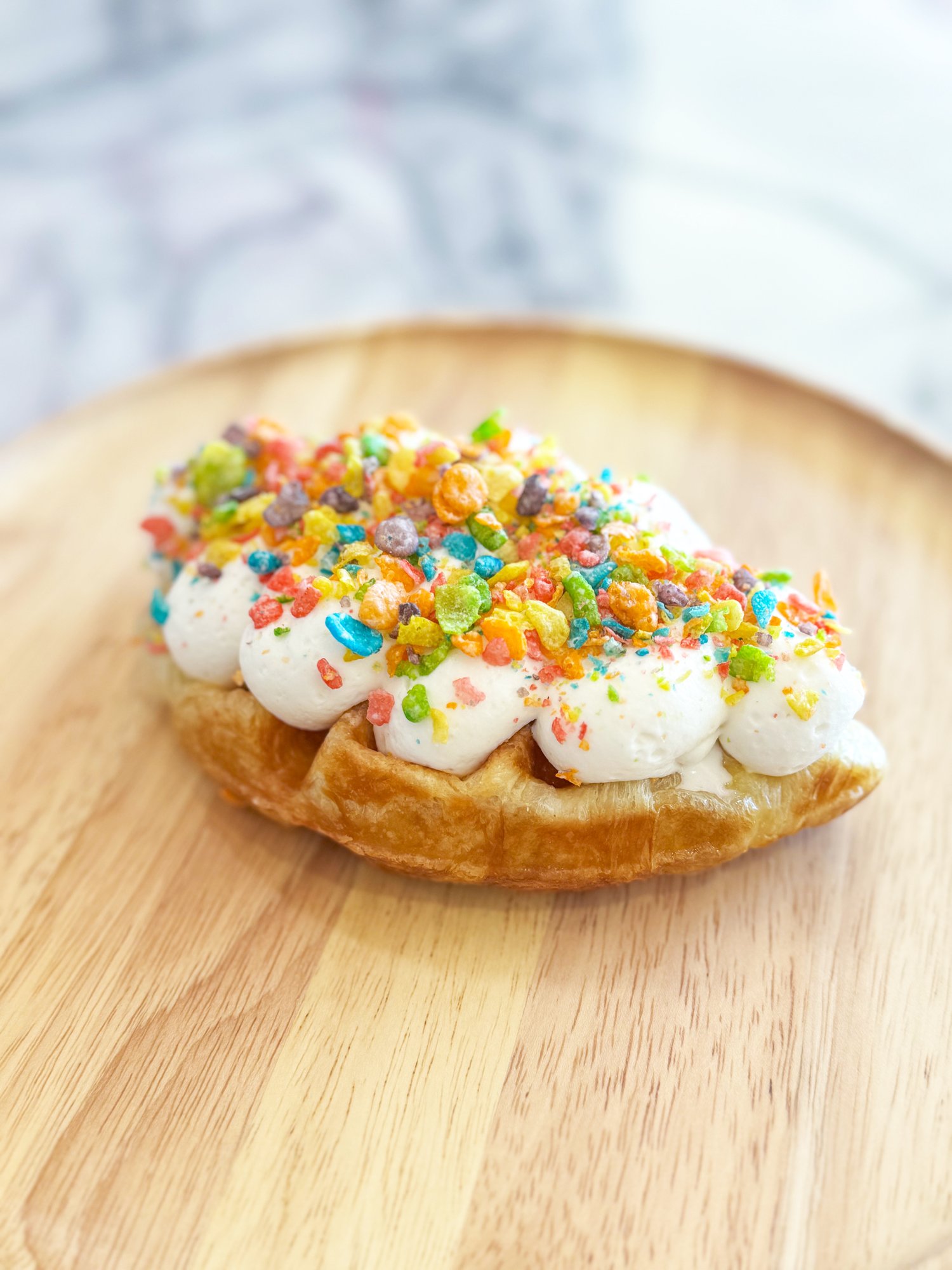 Croffle - Fruity Pebbles
