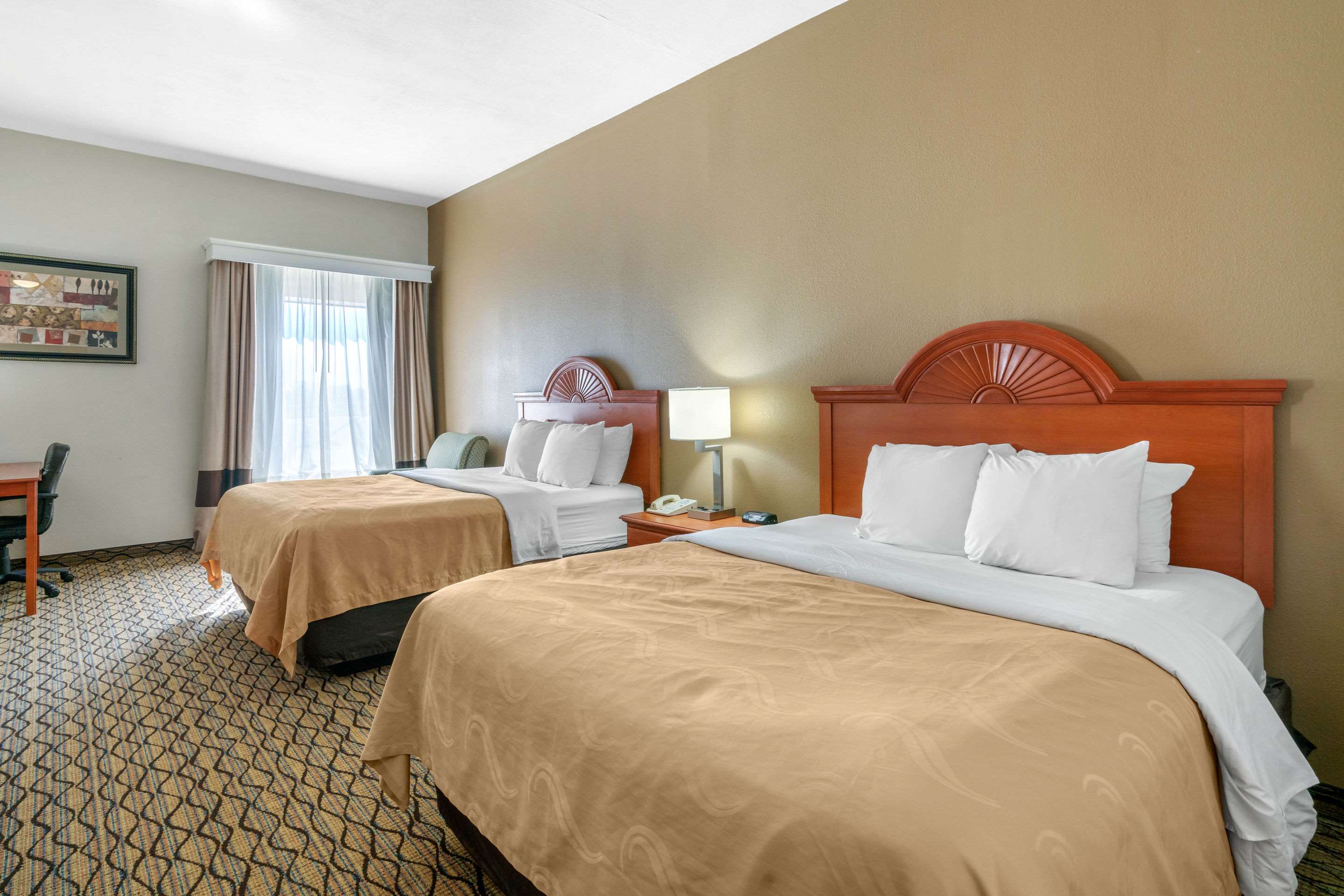 Quality Inn & Suites Jefferson City Photo