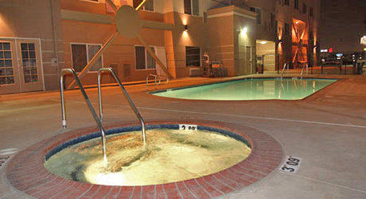 Holiday Inn Express & Suites Bakersfield Central Photo