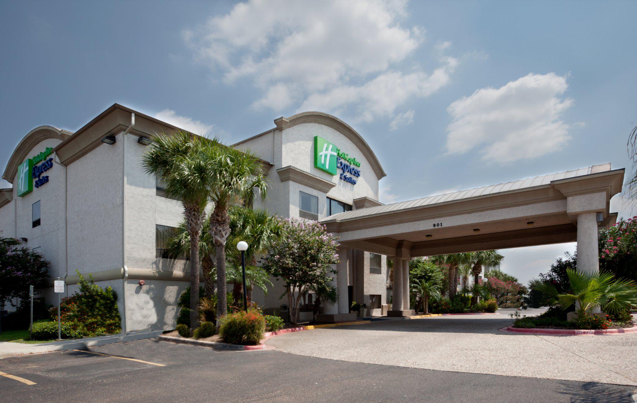 Holiday Inn Express & Suites Mission-McAllen Area Photo