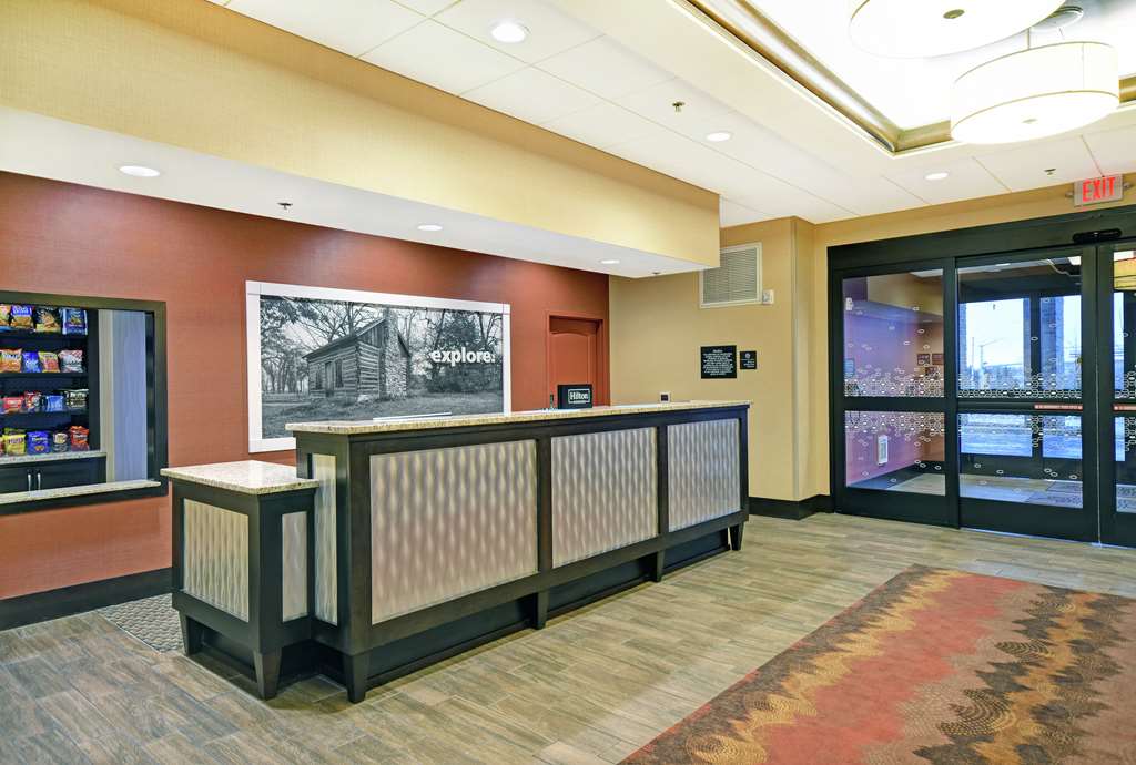 Hampton Inn & Suites Milwaukee/Franklin, 6901 S. 76th Street, Franklin