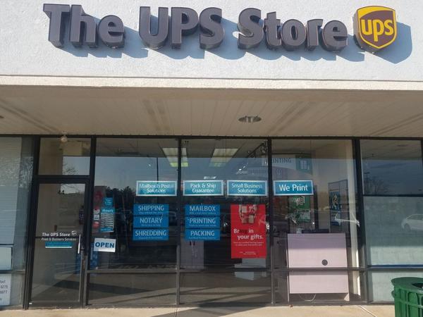 Facade of The UPS Store Lumberton