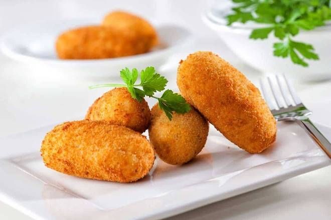 Croquetas De Pollo O Jamón / Chicken or Ham Croquette