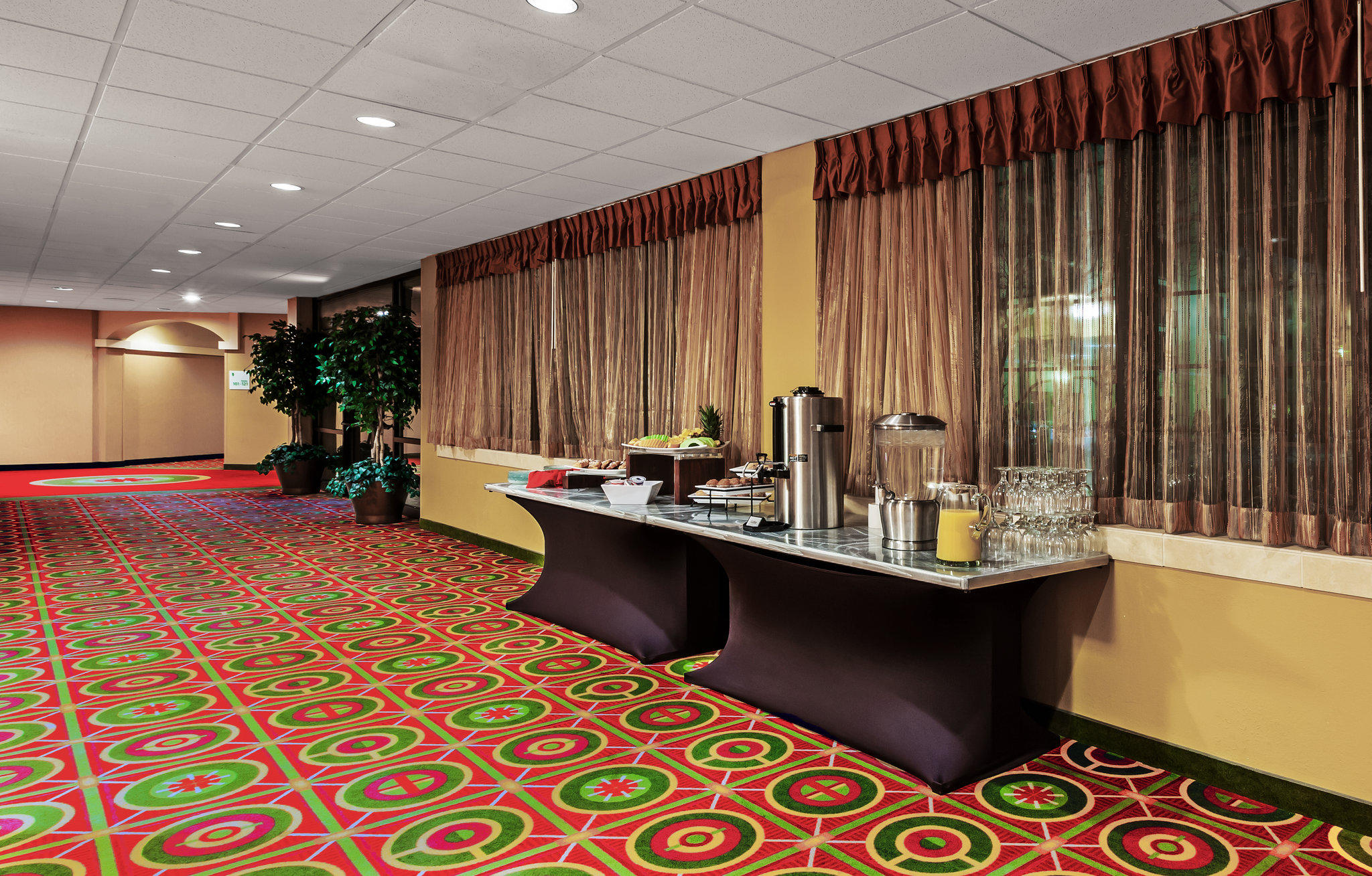 Holiday Inn & Suites Springfield - I-44 Photo