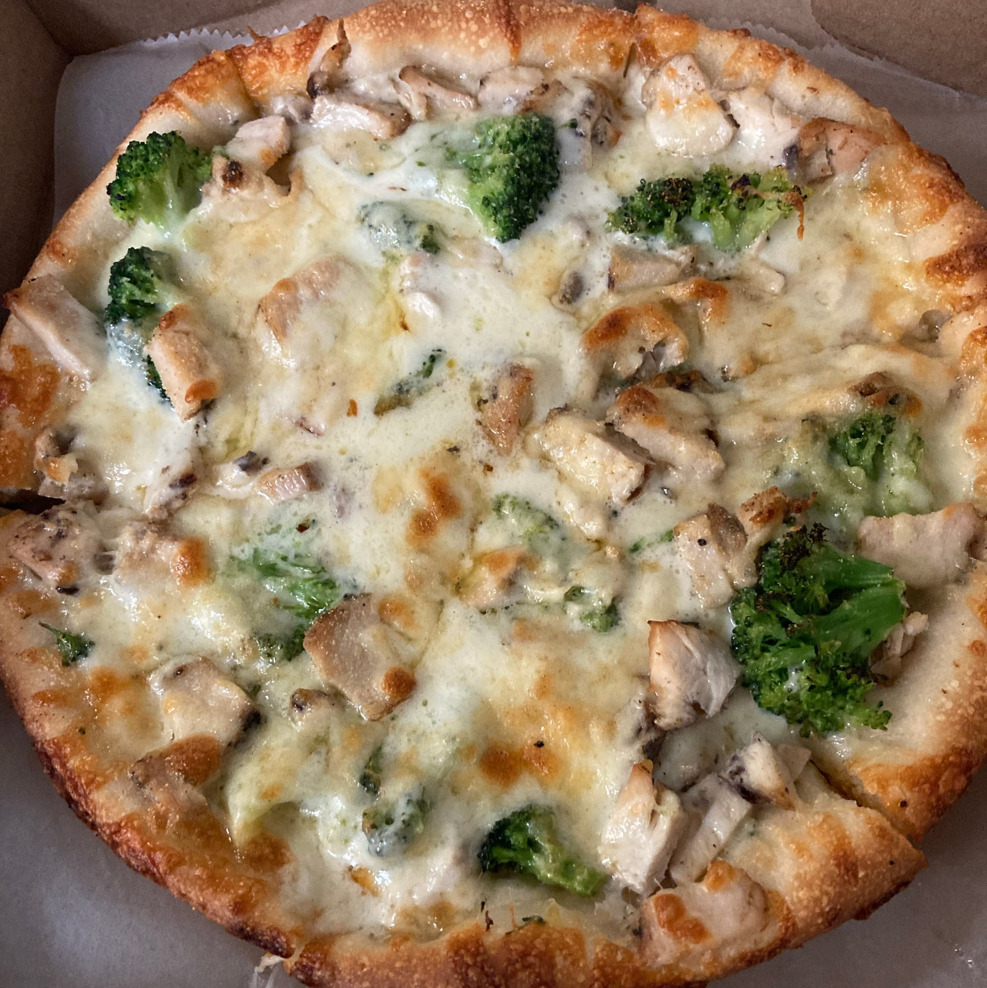 Chicken Broccoli Alfredo Pizza