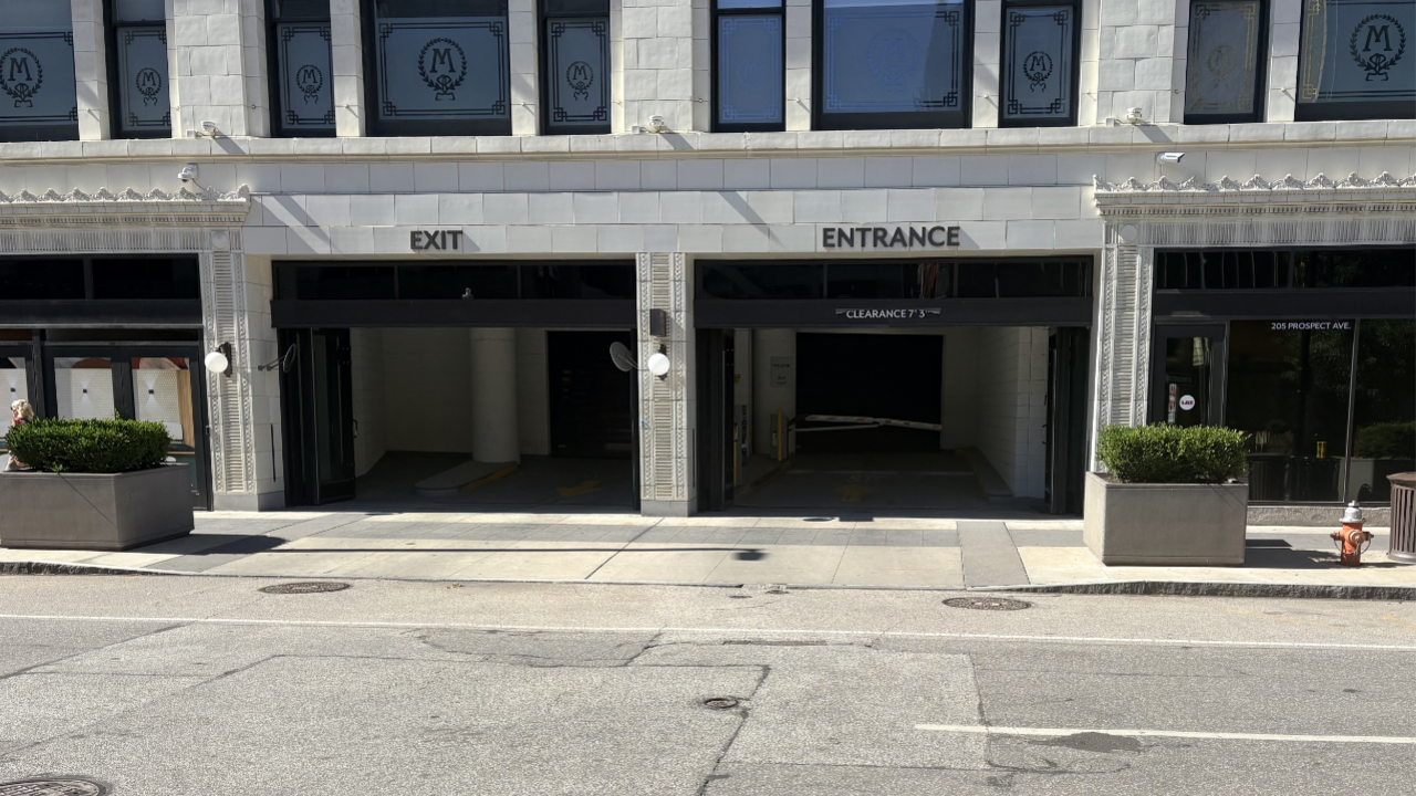 LAZ Parking - May Company Garage