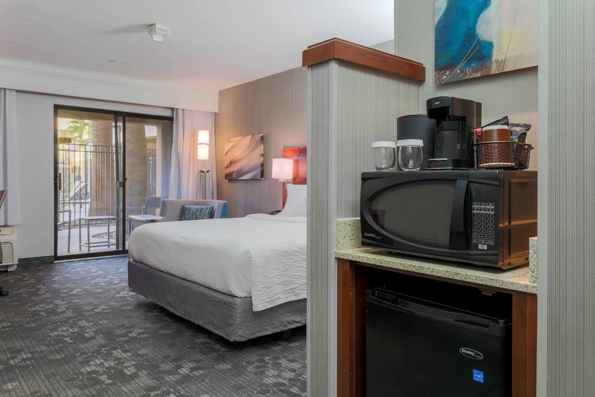 Courtyard by Marriott Las Vegas South Photo