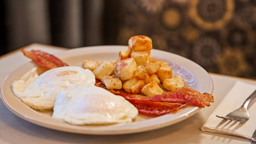 Cooked-To-Order Free Breakfast