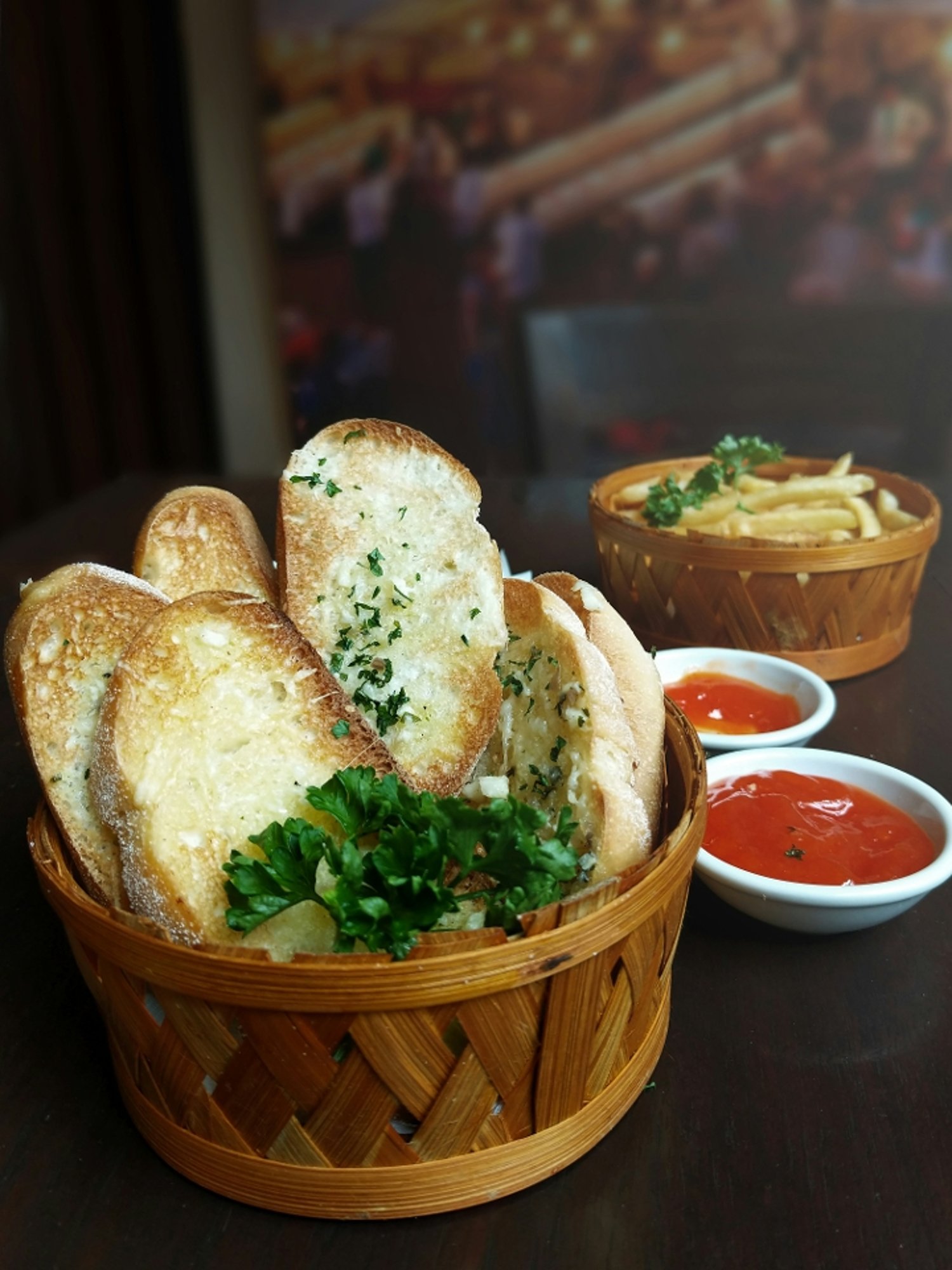 GARLIC BREAD