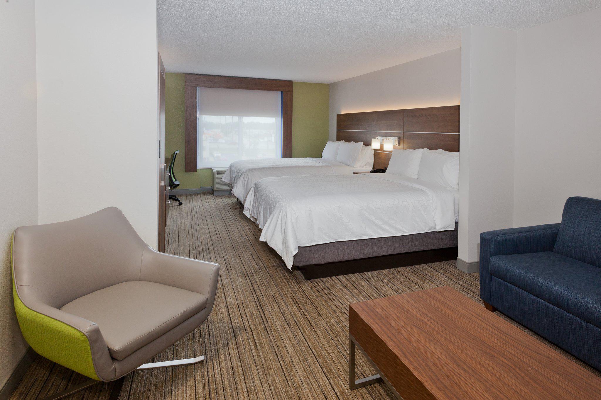 Holiday Inn Express & Suites Dothan North Photo