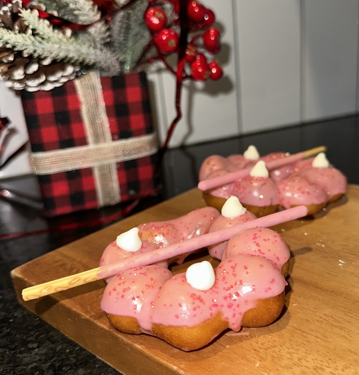 STRAWBERRY MOCHI DONUT