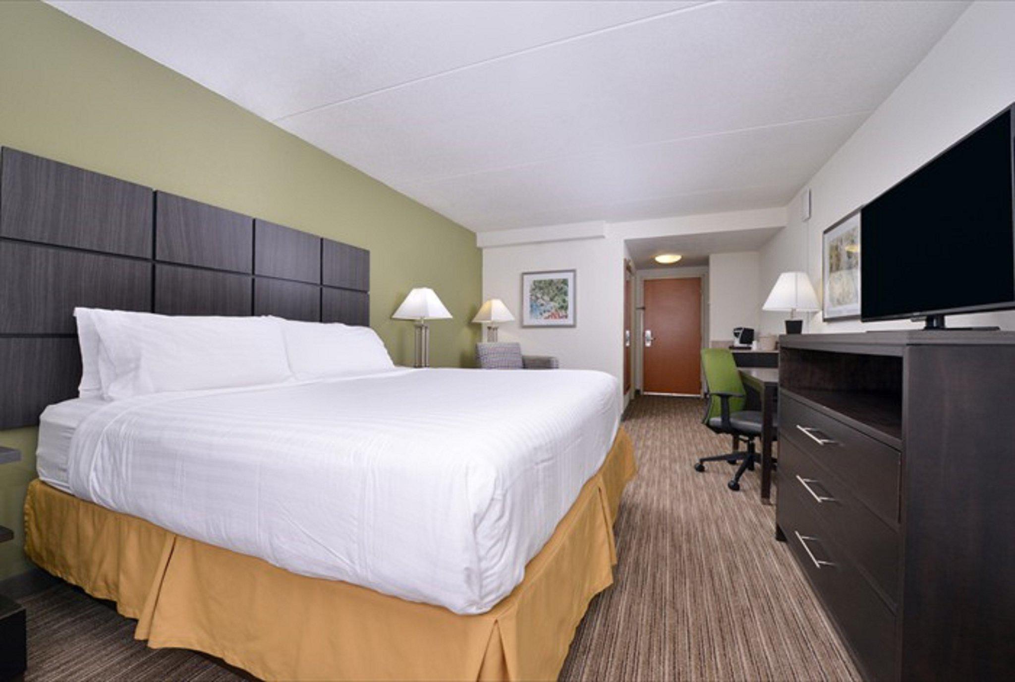 Holiday Inn Express & Suites Mooresville - Lake Norman Photo