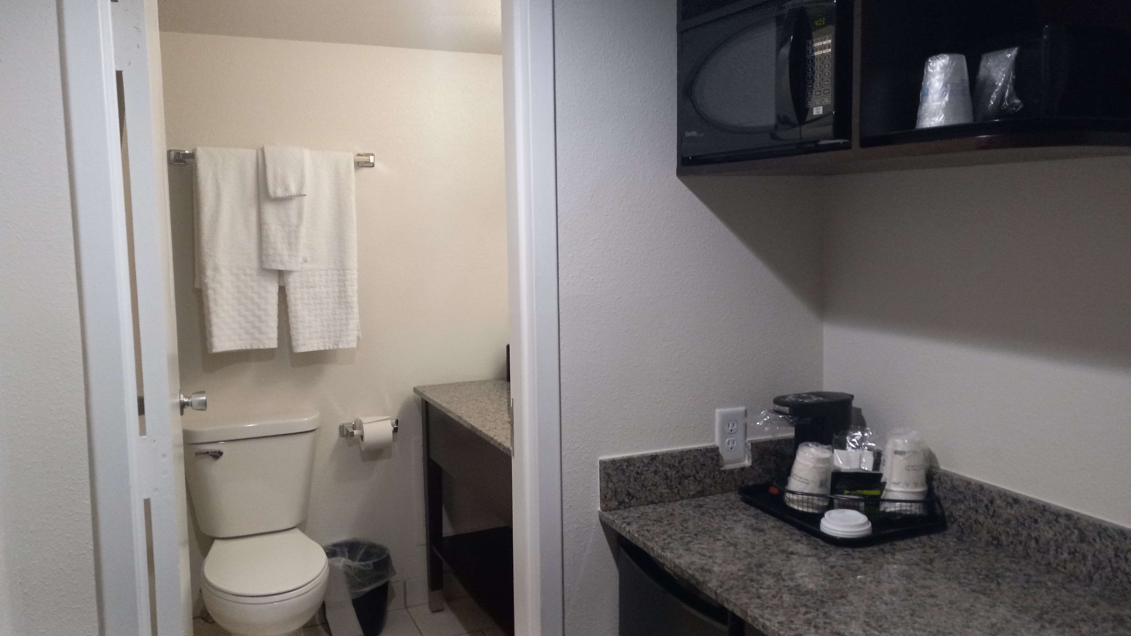 Double Queen with Sofabed + 2 RMS