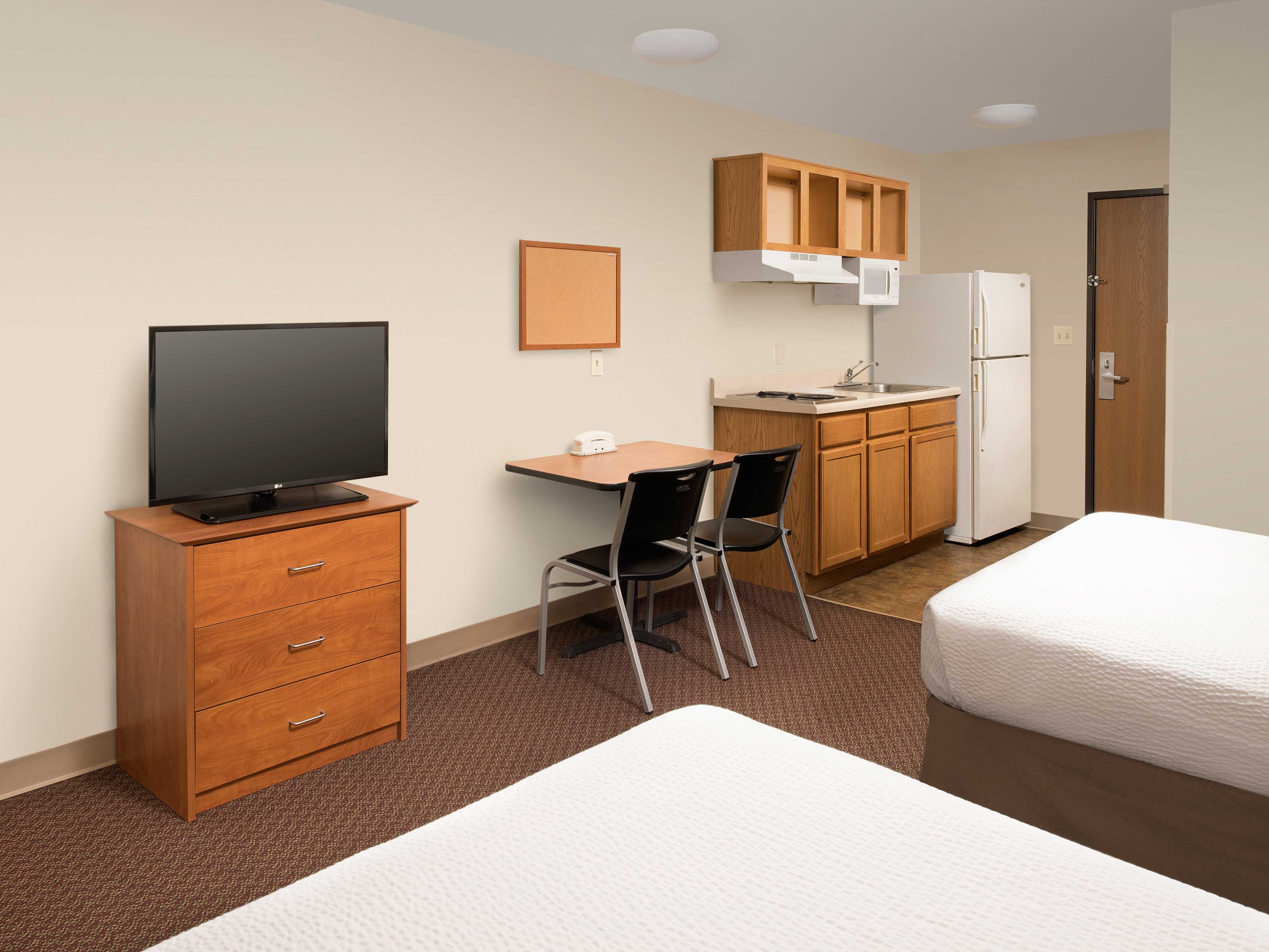 WoodSpring Suites Evansville Photo