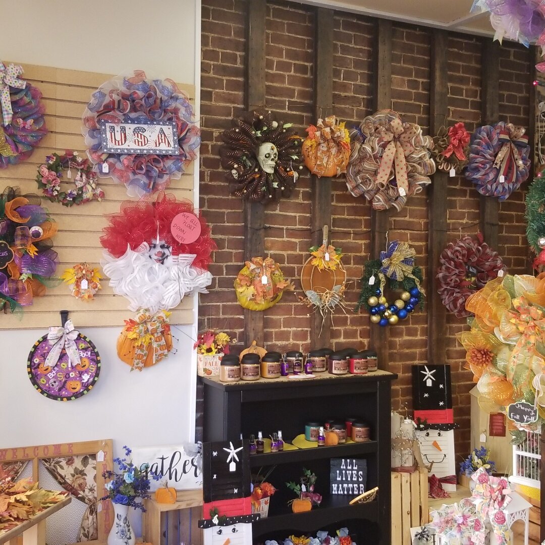 Liberty Street General Store - Craft Table Image