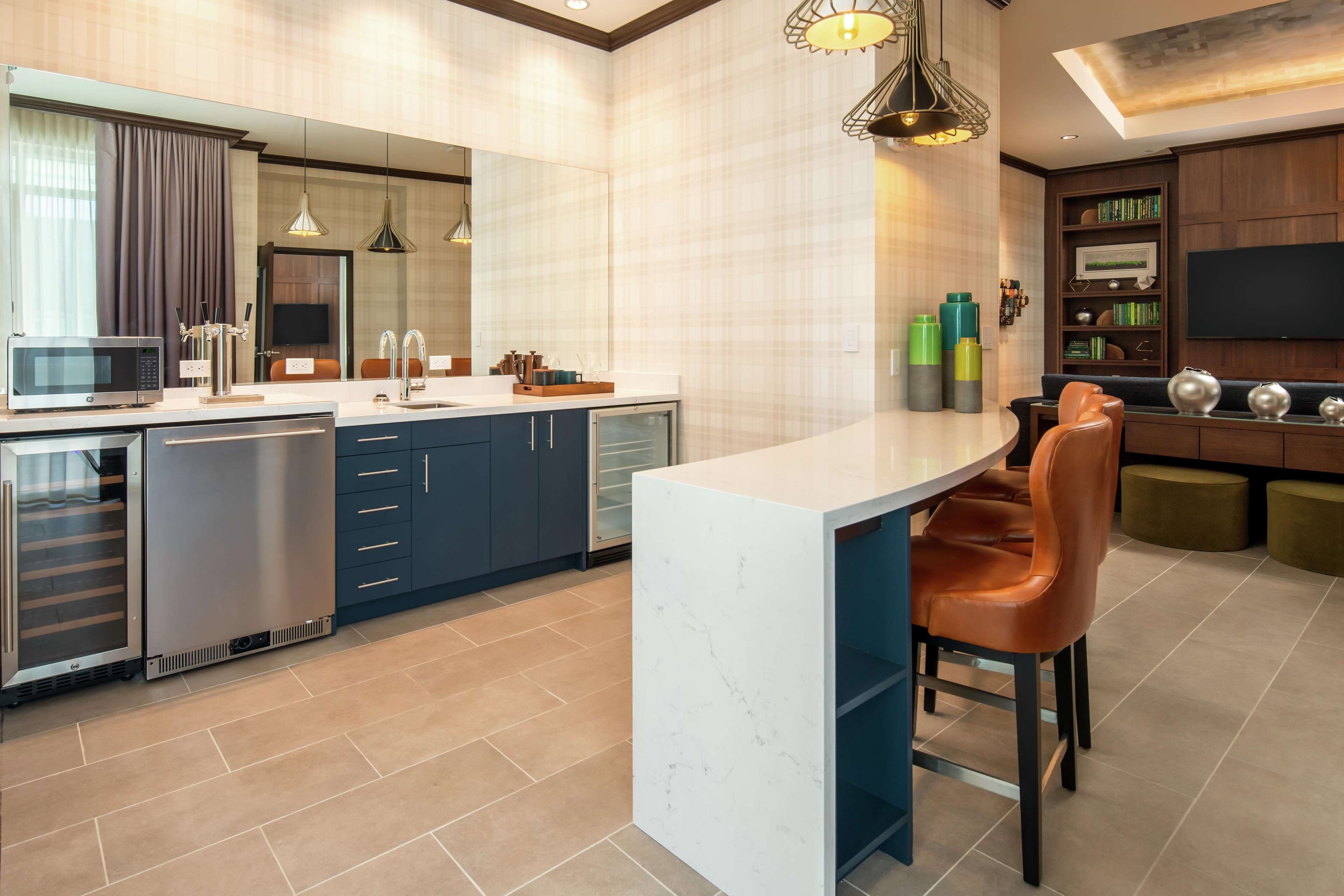 Embassy Suites by Hilton Seattle Downtown Pioneer Square Photo