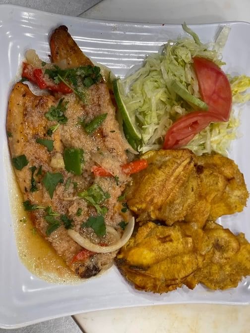 Mofongo Con Pechuga De Pollo Salteada