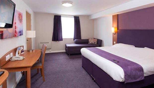 Images Premier Inn Silverstone