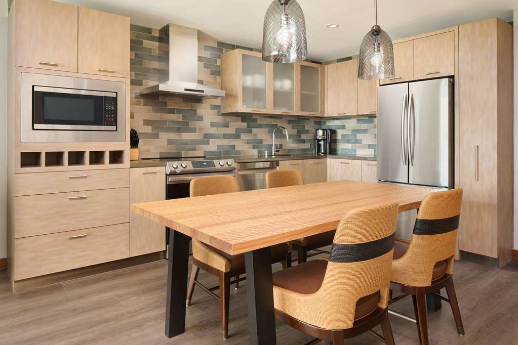 Hilton Grand Vacations Club Maui Bay Villas Image