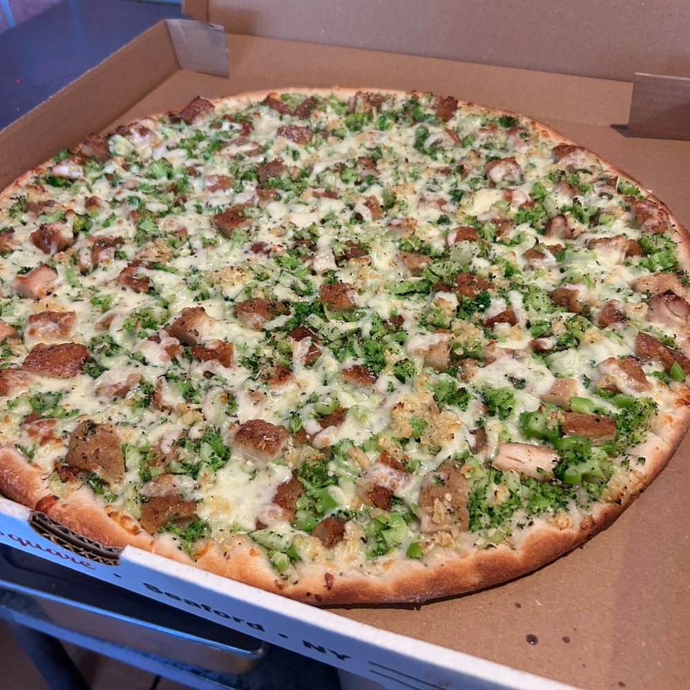 Chicken Broccoli Pizza