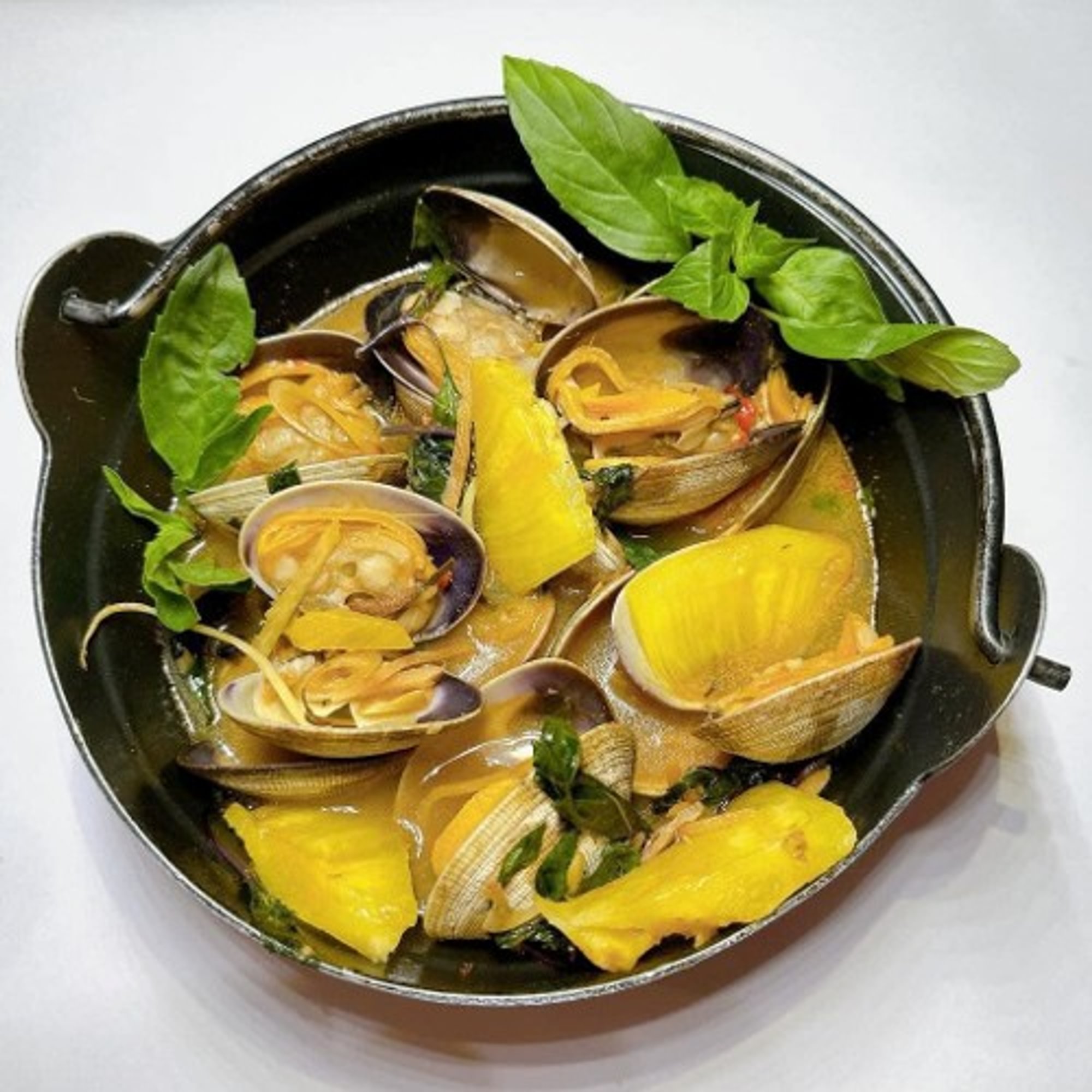 Steamed Manila Clams w Tom Yum