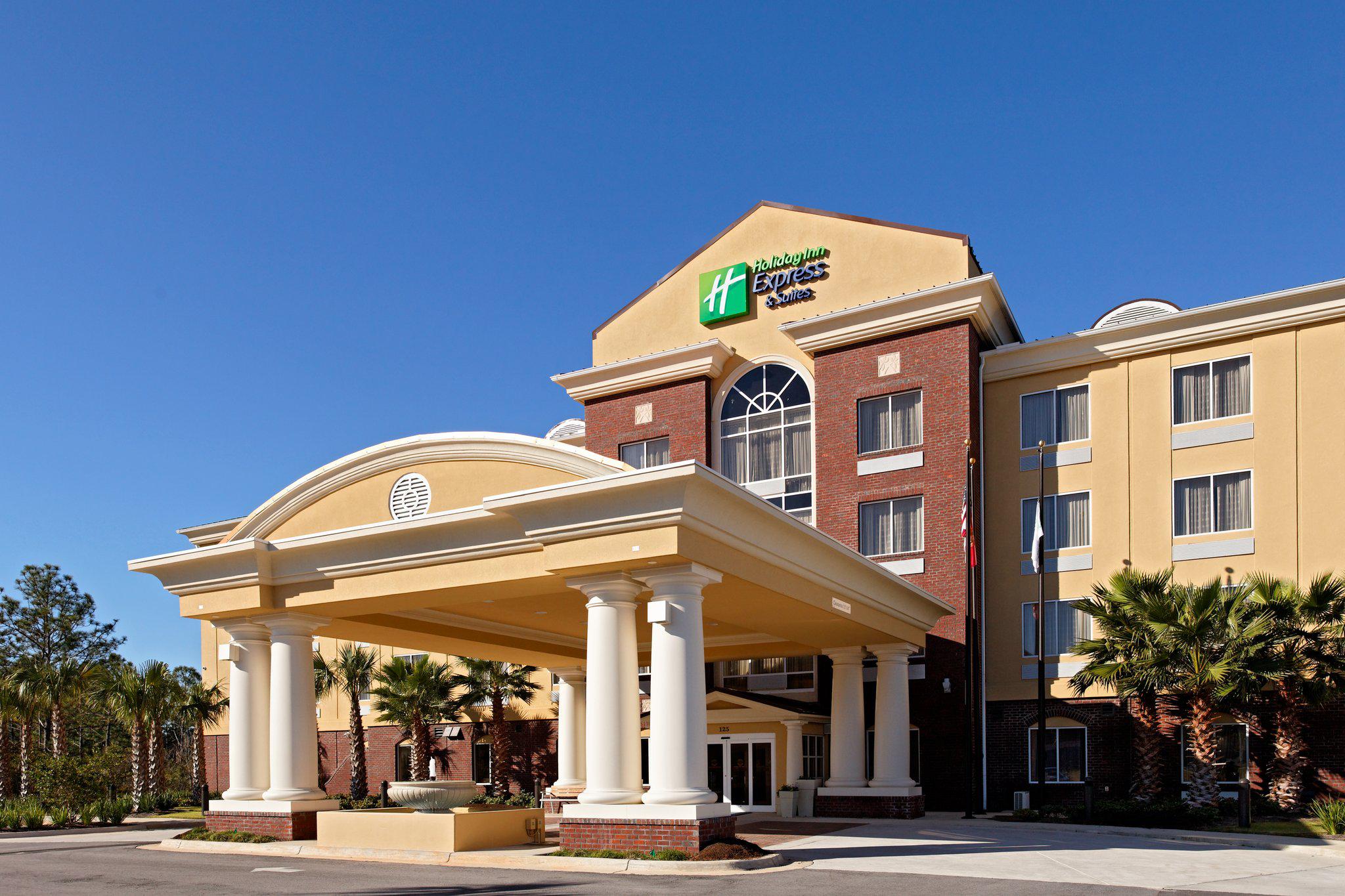 Holiday Inn Express & Suites Crestview South I-10 Photo